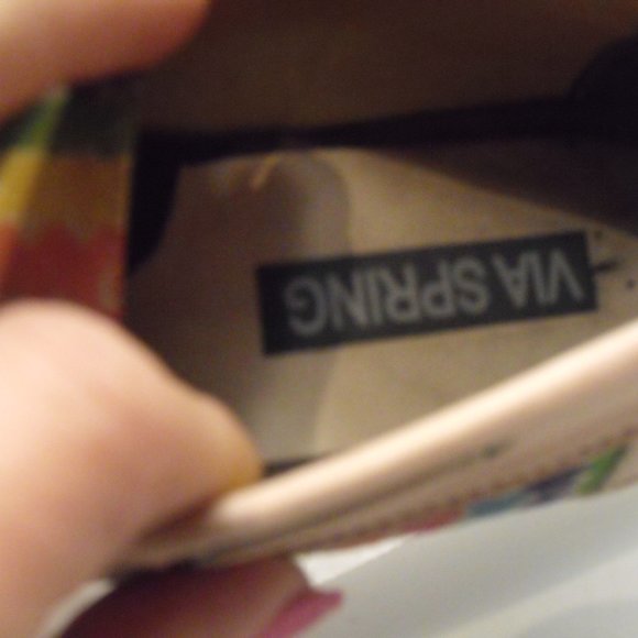 womens loafers/flats by Via Spring, size 6 - Picture 2 of 5